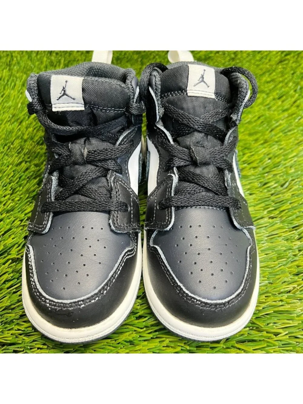 Nike Air Jordan 1 Mid Boys Size 10C Black White Athletic Leather Shoes Sneakers